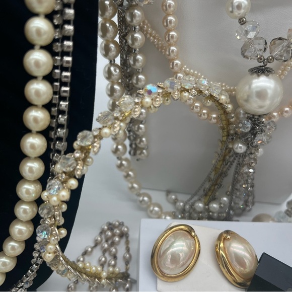 Large Vintage Pearl Jewelry Lot 60 Pieces Rings Necklaces Bracelets Earrings 4Ib - Picture 12 of 16